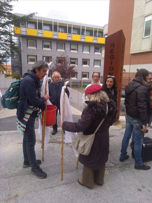 «La Legge Balduzzi ci uccide», la protesta davanti alla sede della Giunta regionale