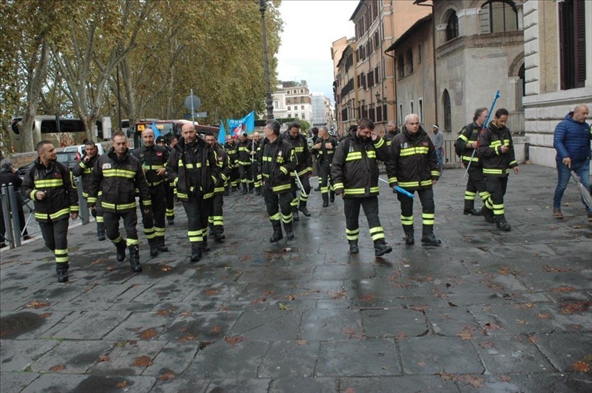 Anche i Vigili del fuoco di Vasto a Roma