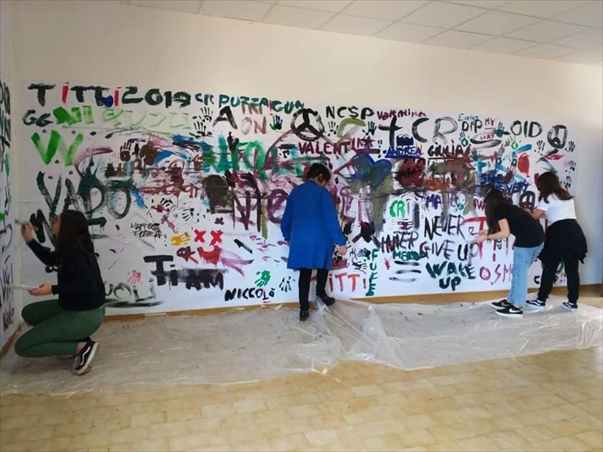 ​Casalbordino, liceo economico Spataro: "Il muro e le parole"