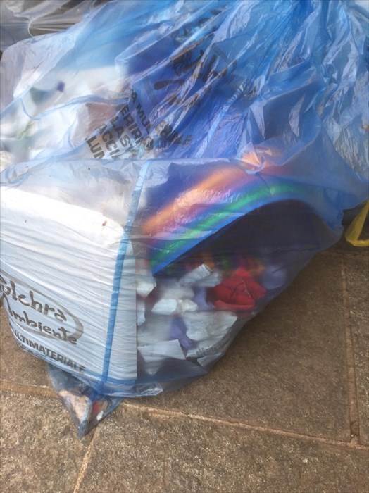 «Nel centro storico sacchi della plastica non differenziati correttamente»