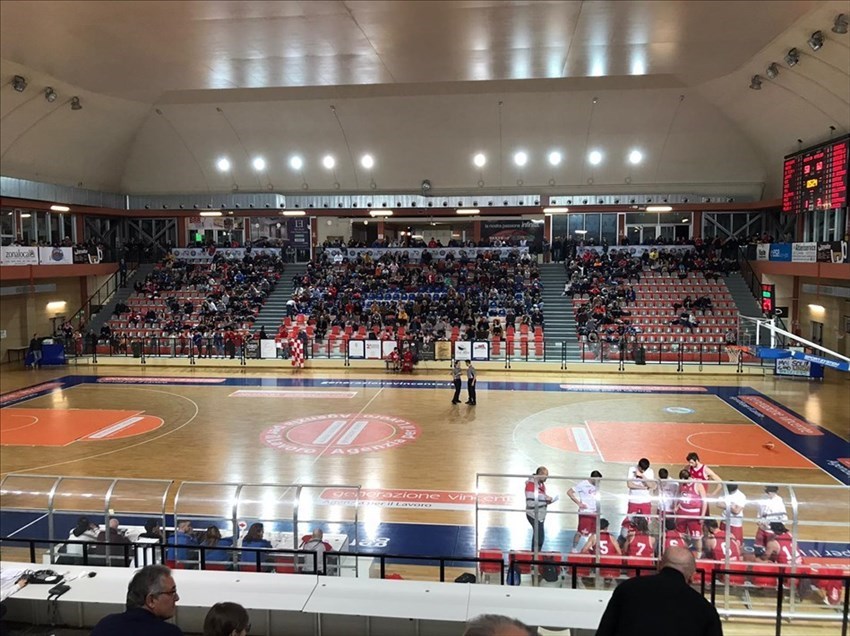 ​Prima sconfitta casalinga per la Vasto Basket, la Vigor Matelica si impone per 66 a 67