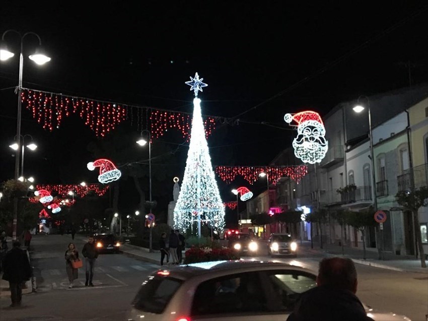 La magia del Natale arriva a Gissi grazie ai mercatini e alle luminarie