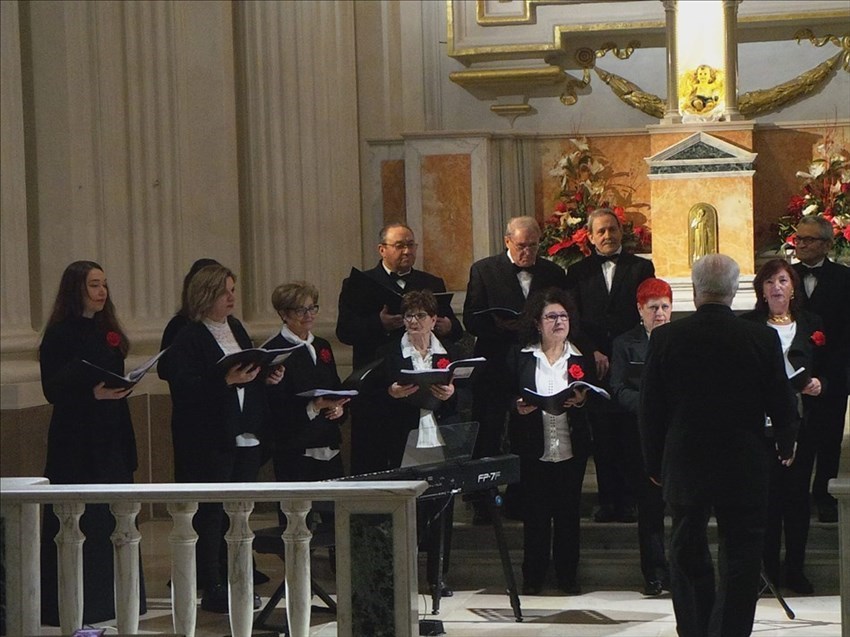 "Natale in Chorus", grandi applausi alla chiesa di Santa Maria del Carmine