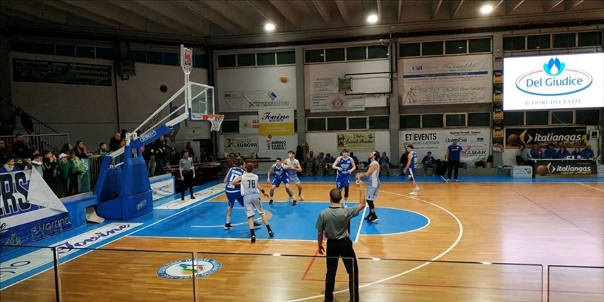 L'Air basket Termoli fa il pieno di tifosi ma non basta, il Pescara passa al PalaSabetta