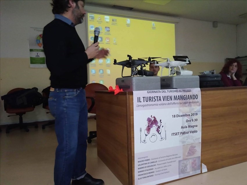 Al Palizzi di Vasto lezione sui droni: regole e tipologie