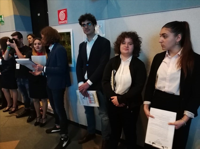 Premio "Scuola Digitale 2020", Bovio e Decaro (M5S): "Giovani preparati, sono il nostro futuro"
