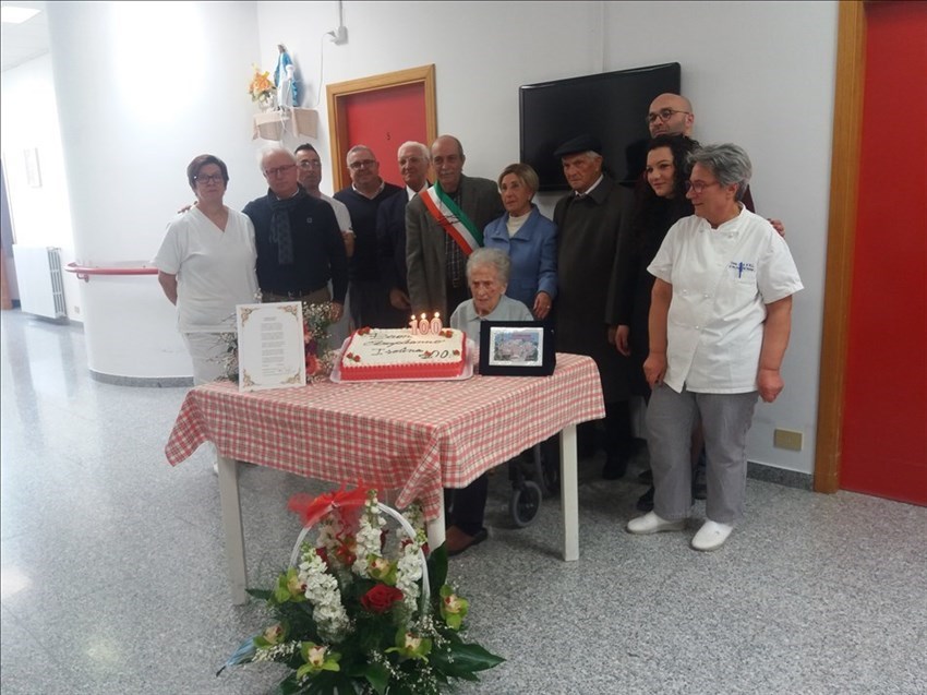 San Felice e Montefalcone in festa per i 100 anni di Isolina Roberti