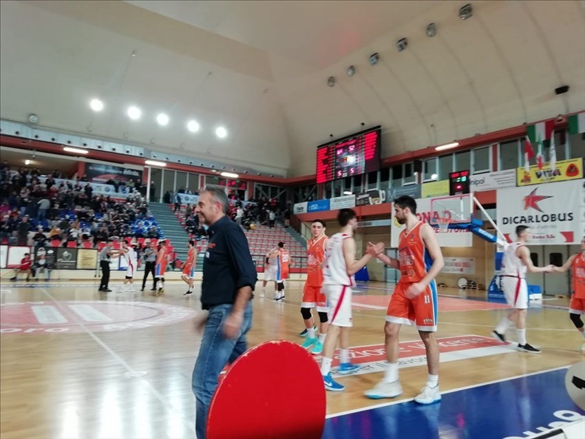 La Vasto Basket supera Pesaro 64-52