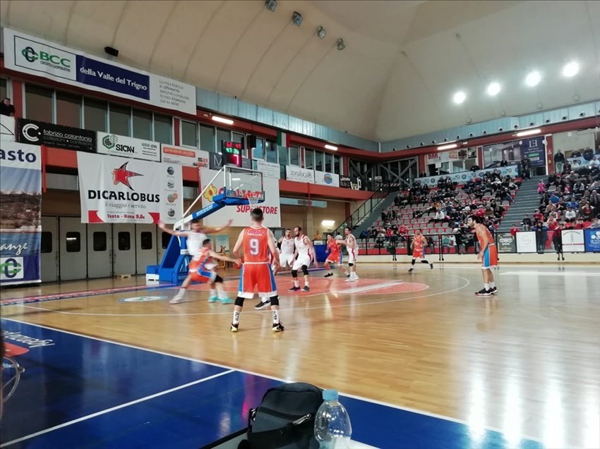 La Vasto Basket supera Pesaro 64-52