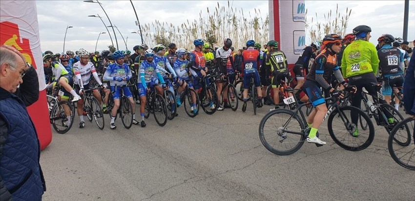 Cento chilometri a tutta sulle strade del basso Molise: la 19esima Fondo Molisana di ciclismo