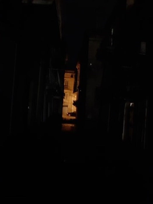 Via San Francesco D'Assisi: "Siamo al buio da 4 giorni"