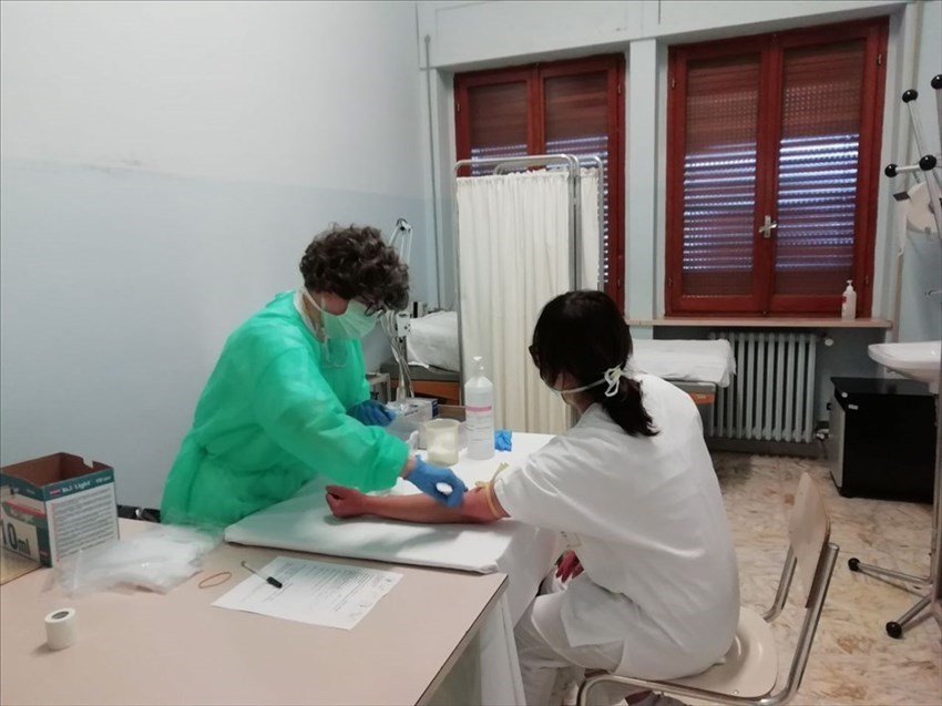 Covid-19, al via i test al laboratorio di Chieti: primi tamponi ai sanitari