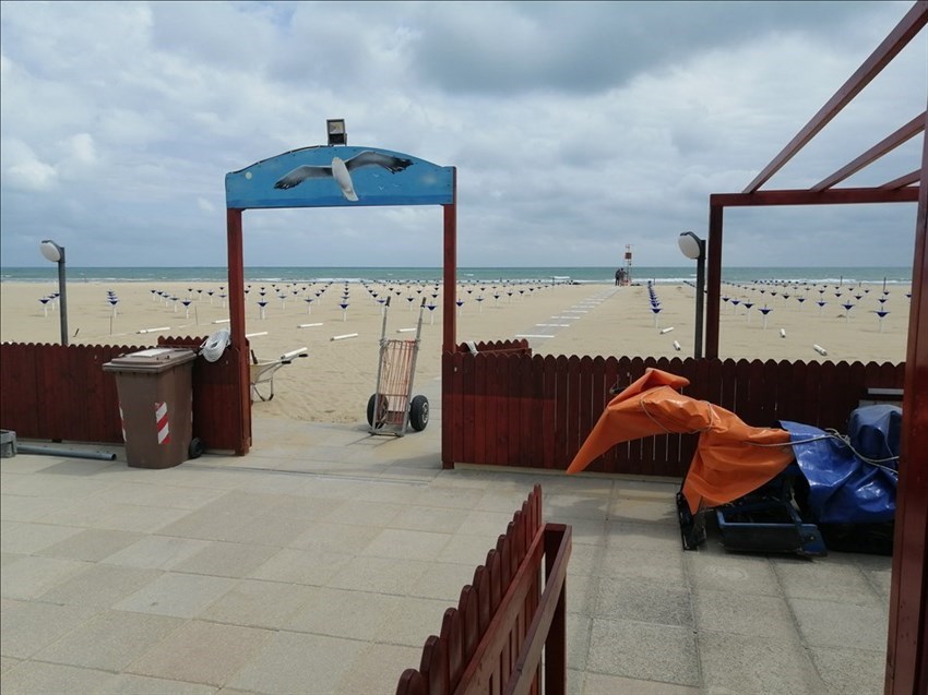 "In spiaggia il 30% di ombrelloni in meno per garantire massima sicurezza"