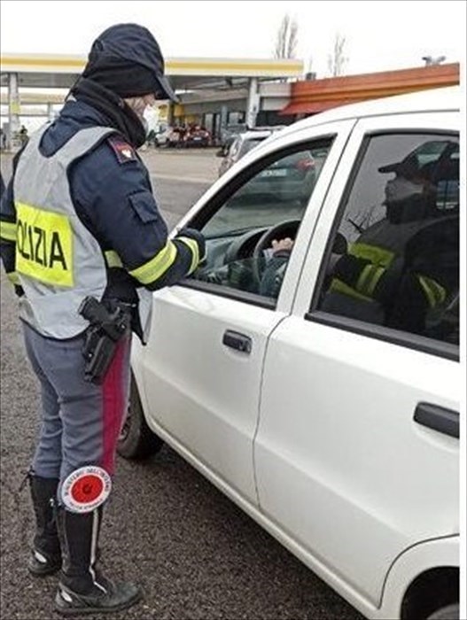Polizia stradale nell'emergenza Covid: tra Abruzzo e Molise quasi 22mila controlli e 721 sanzioni