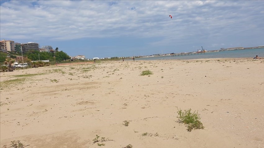 Rio Vivo, sopralluogo sulla spiaggia dopo la piena del torrente