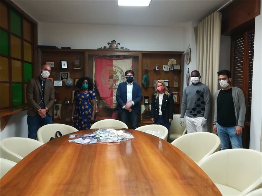 Donate 150 mascherine al Comune di Vasto dai beneficiari del progetto Siproimi