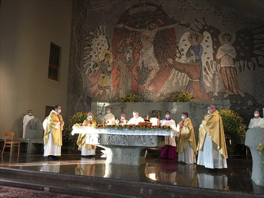 Alla chiesa di San Francesco la "Messa Crismale" col vescovo Gianfranco De Luca