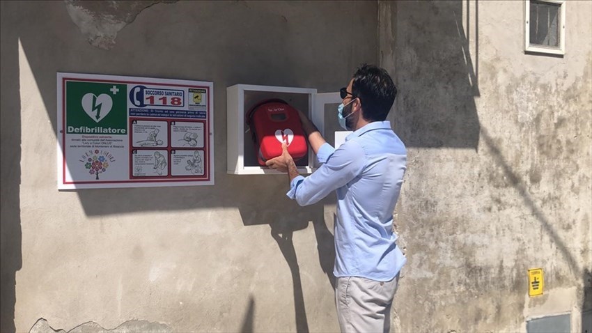 Montenero di Bisaccia, installato il defibrillatore donato dall'associazione "Lory a Colori"