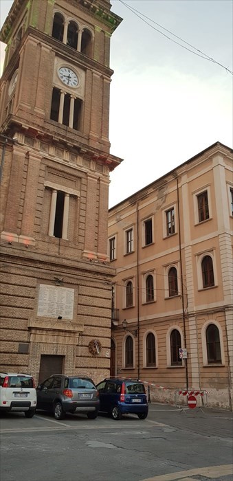 Cadono calcinacci dalla Torre Civica, chiusa via Roma a Casalbordino