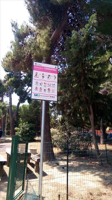 Riaperte tutte le aree gioco in città, installati cartelli con disposizioni anti-Covid