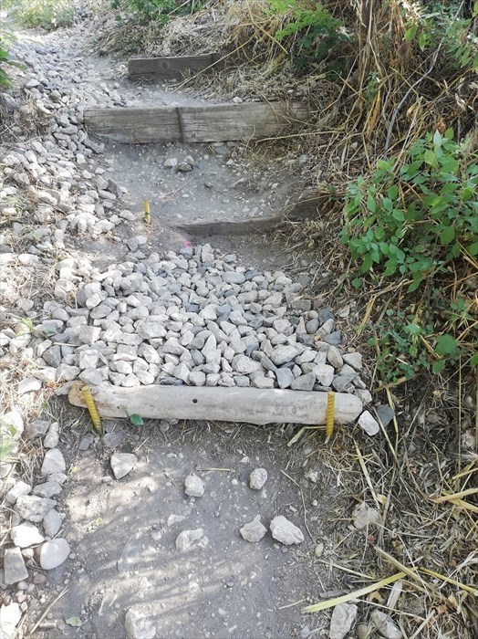 Spuntoni di ferro dai gradini a San Nicola: "E' pericoloso"