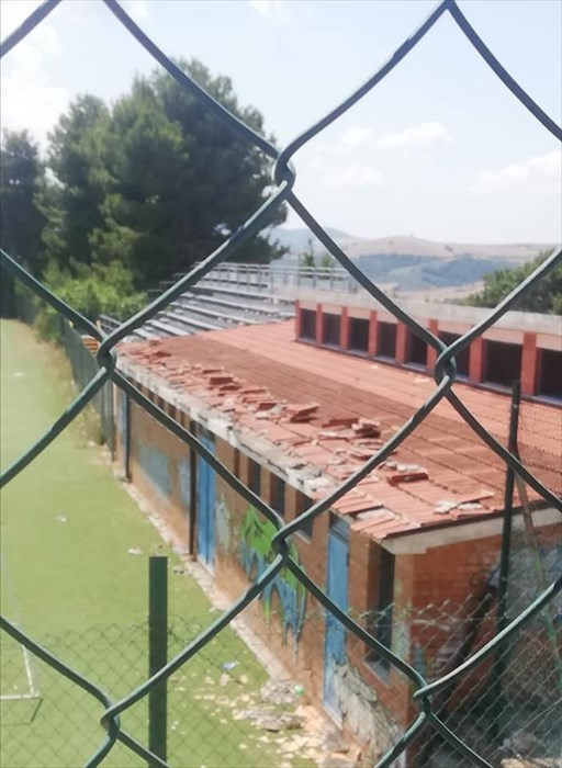 Scempio a San Giuliano di Puglia, campo sportivo devastato dai ladri di rame