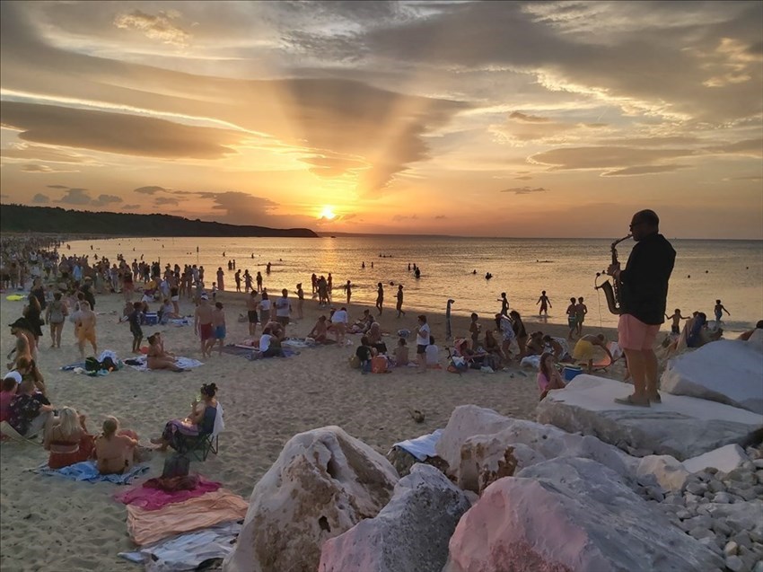 "Sax on the Beach": pienone a Punta Penna, ma scatta la denuncia degli ambientalisti?