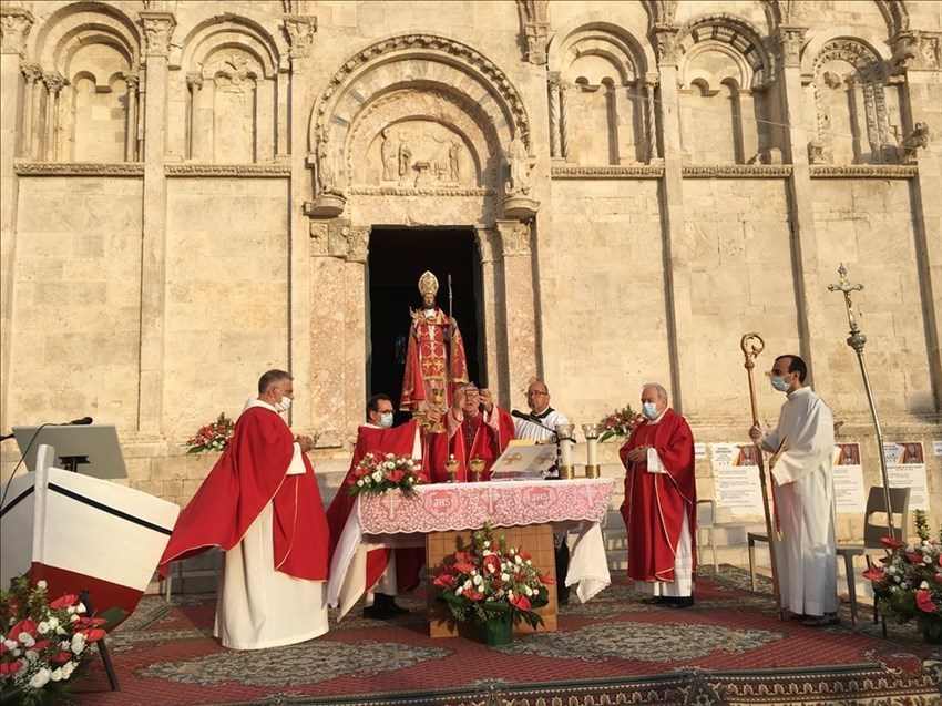 La messa dell'Aurora a San Basso in piazza Duomo