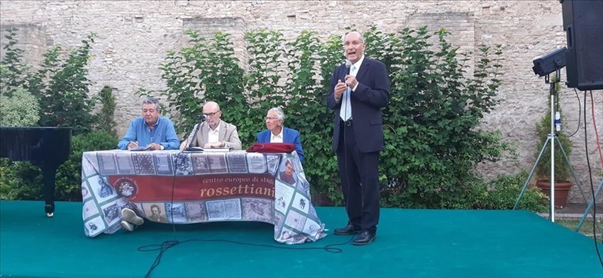 "Abruzzo Cultura e letteratura", la presentazione nei giardini di Palazzo d'Avalos