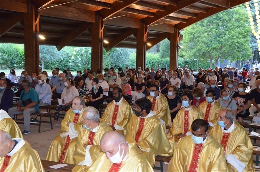 La messa per i 50 anni di sacerdozio di don Elio Benedetto a Canneto