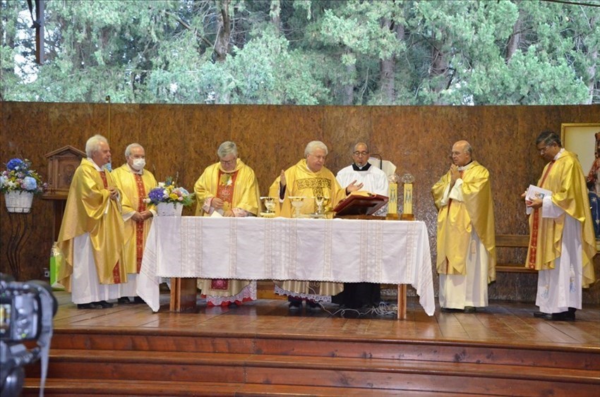 La messa per i 50 anni di sacerdozio di don Elio Benedetto a Canneto