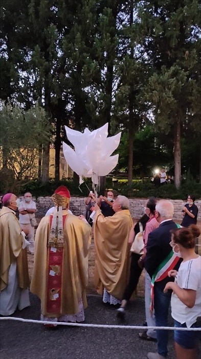 La messa per i 50 anni di sacerdozio di don Elio Benedetto a Canneto