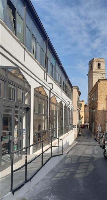 Inaugurato il birrificio "Santa Chiara" dopo la riqualificazione dell'ex mercato del pesce