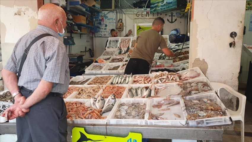 Arriva sui banchi del mercato il pesce fresco dell'Adriatico