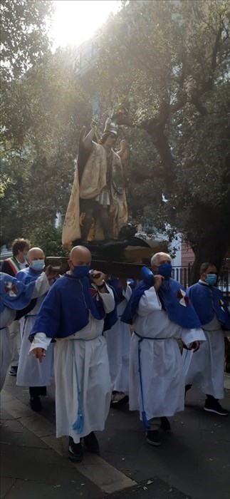 La Statua di San Michele in corteo senza fedeli ha raggiunto Santa Maria Maggiore
