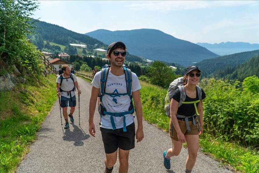 Va’ Sentiero, l’avventura dei sette amici lungo i sentieri del trekking arriva in Molise