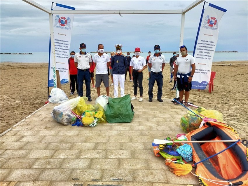 Soccorritori marittimi contro la plastica con il “Sea Rescuers Against Plastic”