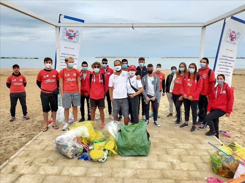 Soccorritori marittimi contro la plastica con il “Sea Rescuers Against Plastic”