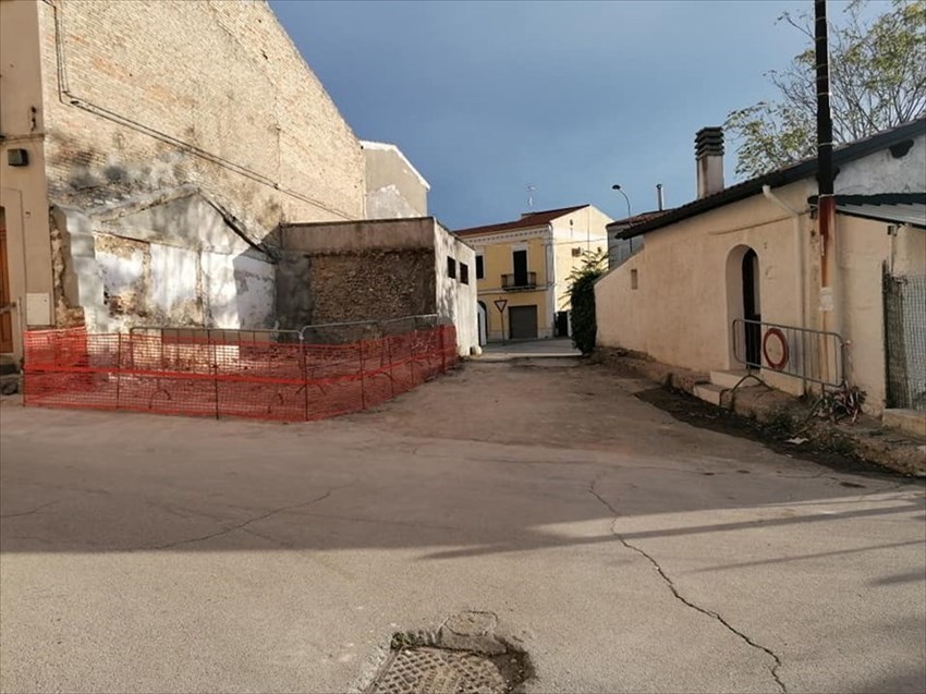 Portocannone: demolito fabbricato pericolante, riapre via Risorgimento