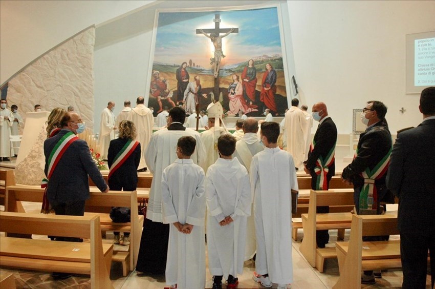​L'arcivescovo Forte lancia un messaggio di fratellanza nella prima tappa della Visita Pastorale
