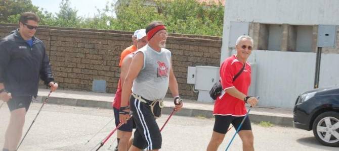 In marcia coi bastoncini del Nordic Walking a colle della Torre per aiutare i terremotati
